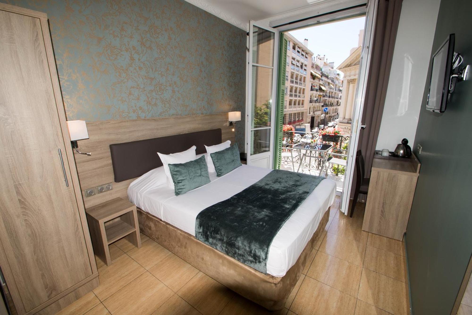 Hotel Parisien 3*