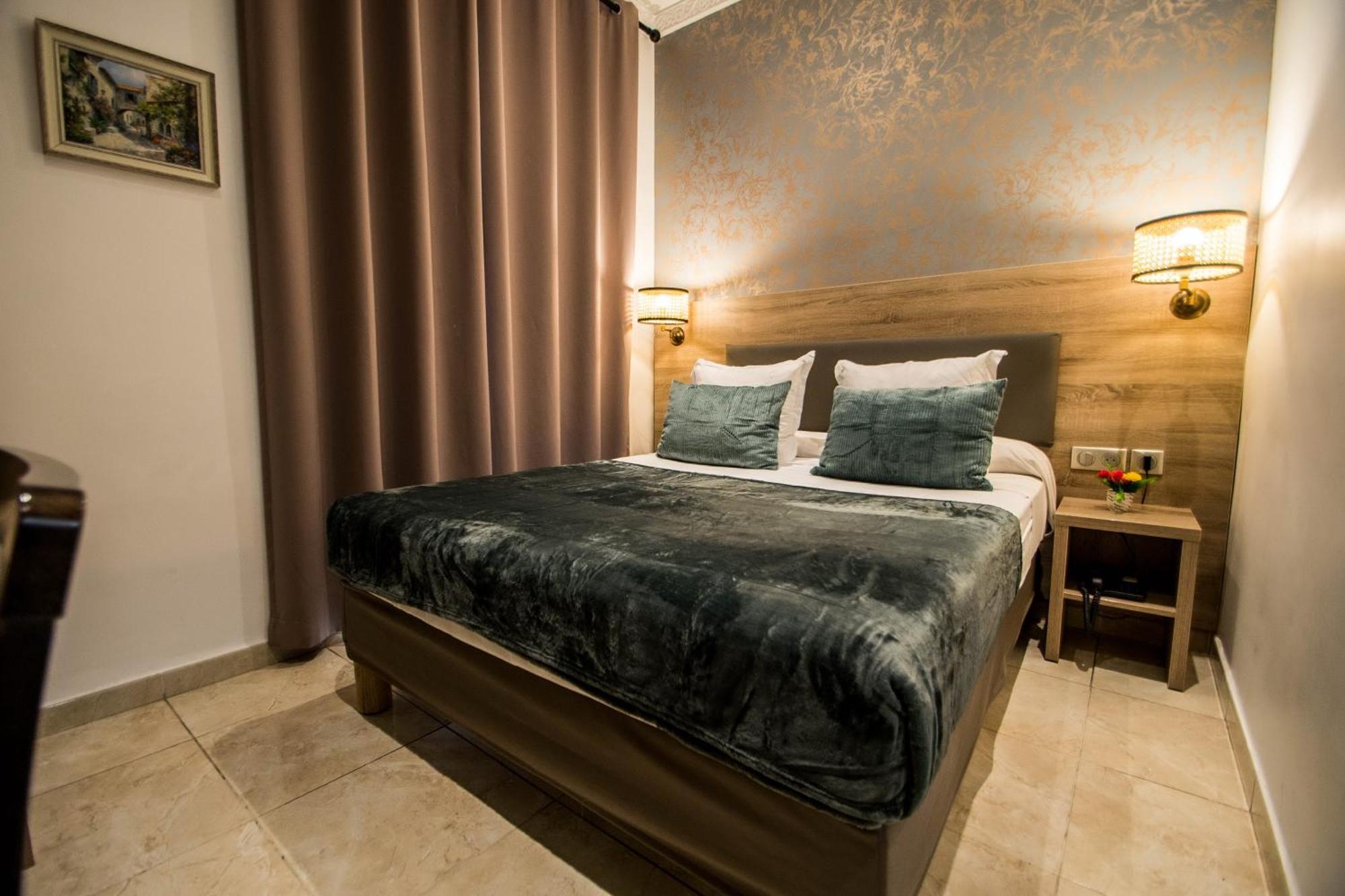 Hotel Parisien 3*